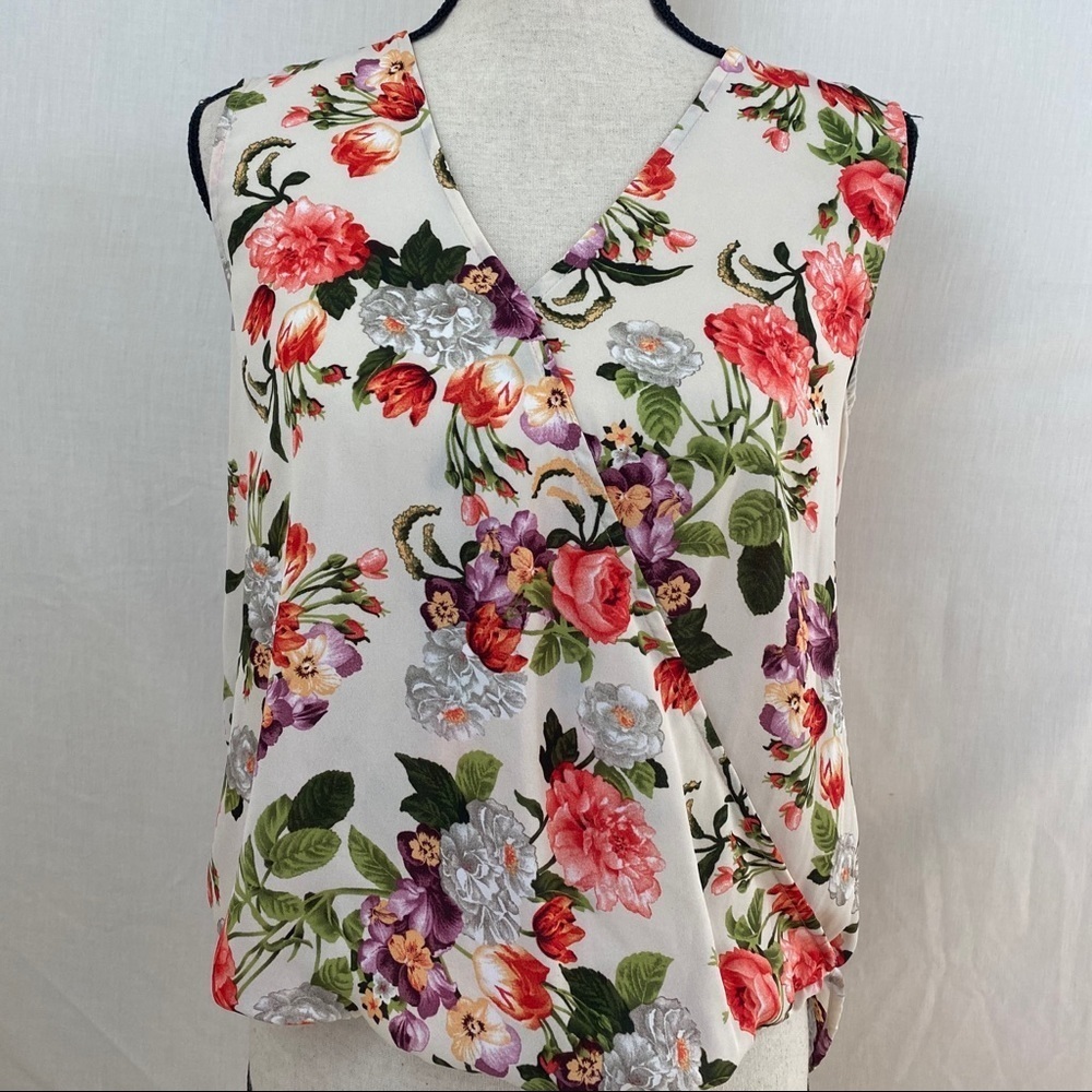 Forever 21 Floral Top/blouse. Multi colors. Sz M